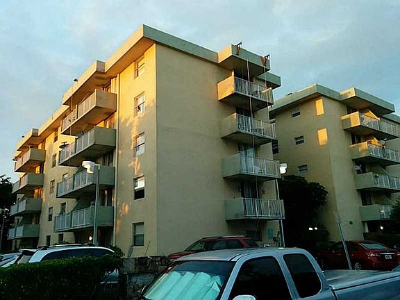 3rd image of 1801 S Treasure Dr APT 418