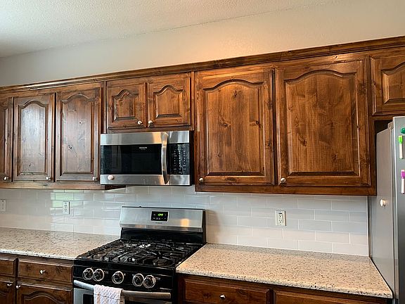 4th image of 10013 Tulare Ln
