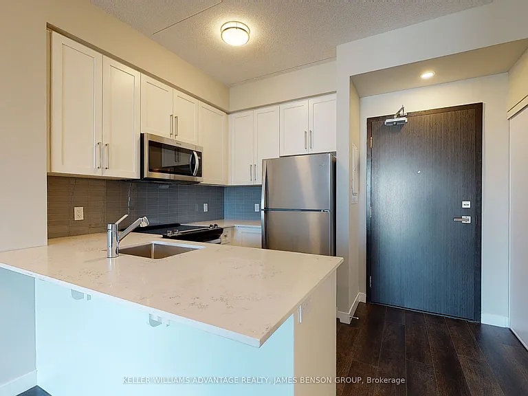 15 Queen St S #1008 — Photo 4