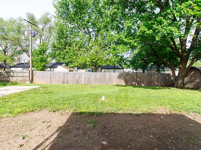 1445 Rolling Ridge Dr — Photo 19