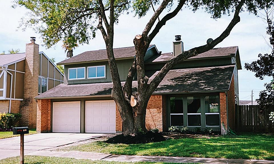 1st image of 8626 Connaught Garden Dr