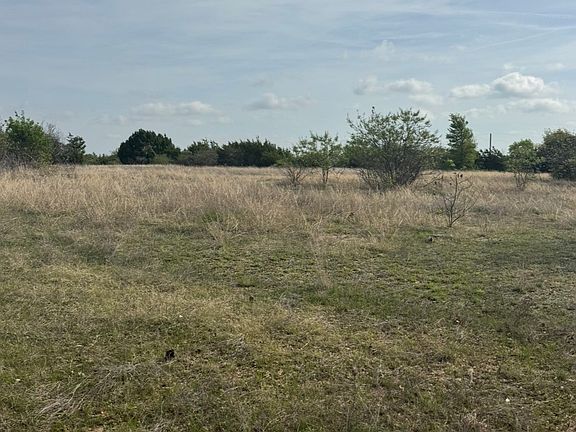 5th image of 1016 Spring Ranch Dr