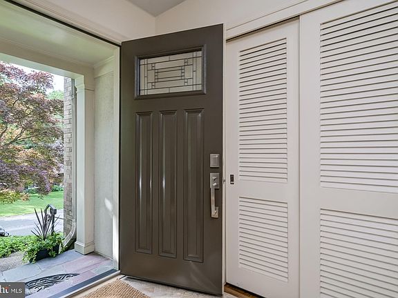 4th image of 3408 Glenmoor Dr