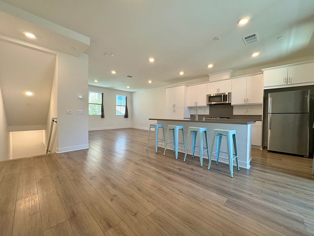 Level 2-Open floor plan - 2113 Crescent Moon