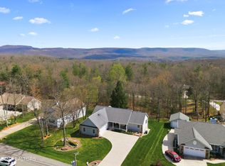 114 Windsor Rd, Fairfield Glade, TN 38558