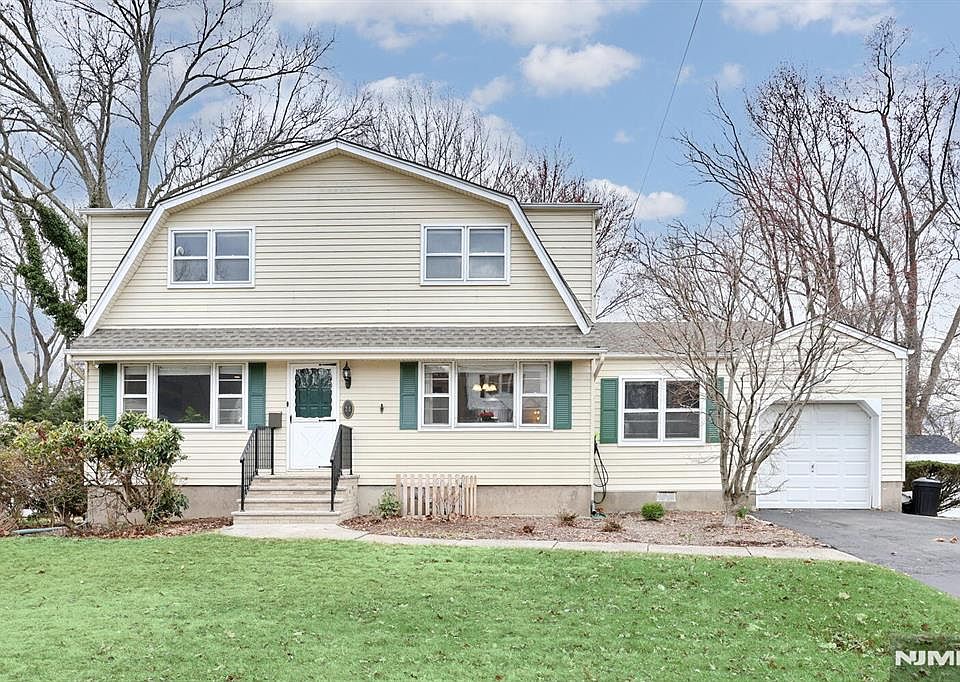 1st image of 26 Wareham Rd
