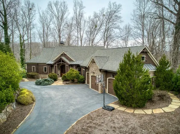 6555 Julian Rd, Gainesville, GA 30506