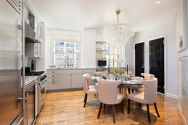 Sold by Compass | media 23