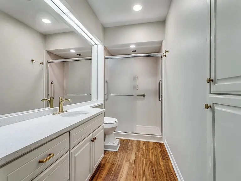 1 Towers Park Ln #1704 — Photo 7
