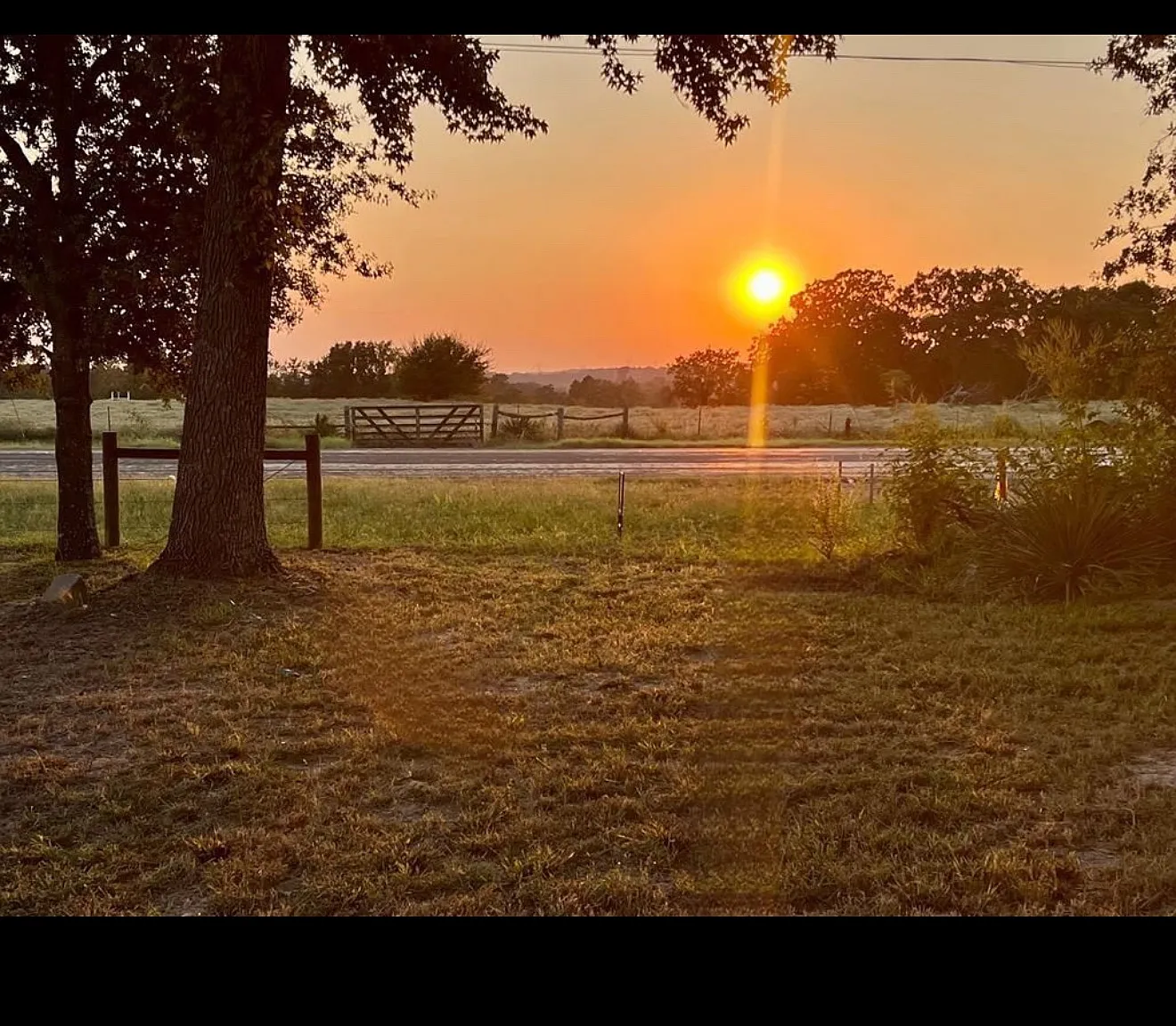 Spacious 3/2 on 1 Acre Move-In Ready in Athens, TX — Photo 4