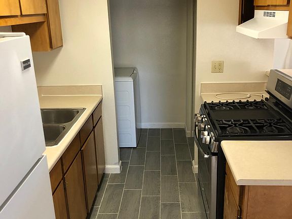 2nd image of 3907 E Captain Dreyfus Ave
