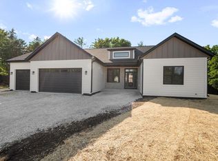 W332N4520 Grace Ct, Nashotah, WI 53058