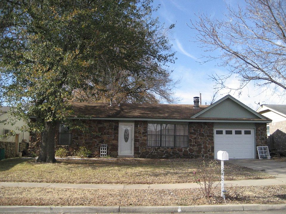 1st image of 228 S 181st Ave E
