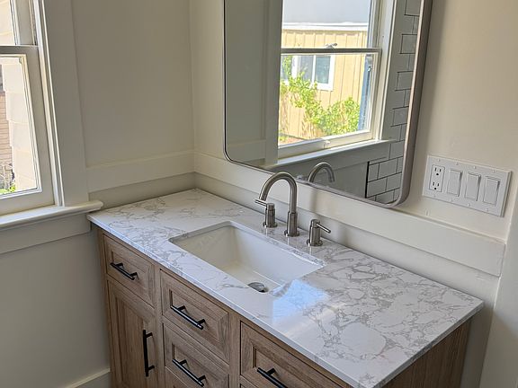 5th image of 228 E Figueroa St #1