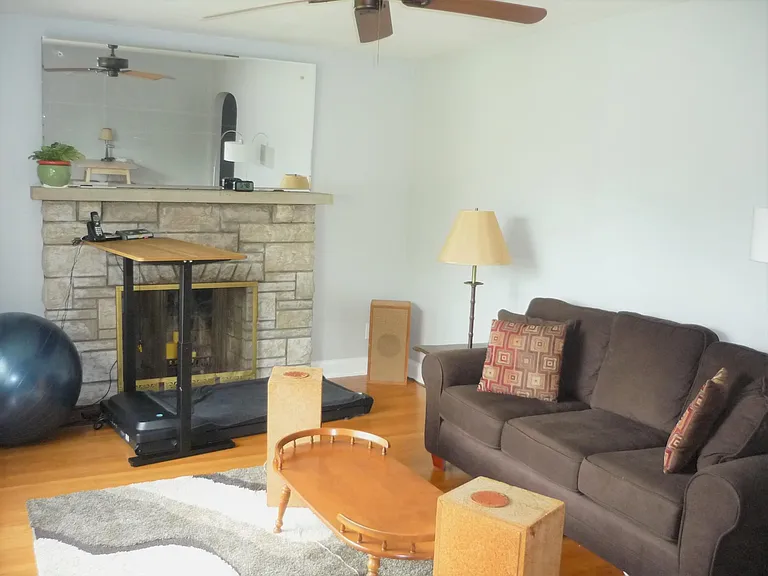 1729 Deer Park Ave — Photo 7