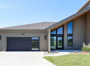 4004 Keagles Xing, Cedar Falls, IA 50613