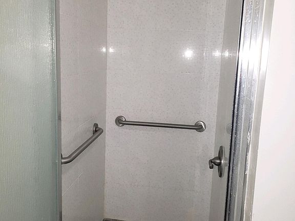 5th image of 531 Prescott St APT 17A