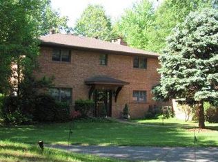 1800 Kimberly Lake Dr, Swansea, IL 62226