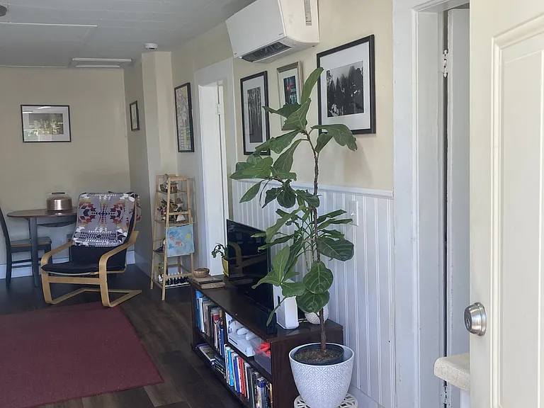 612 E Magnolia St #201 — Photo 2