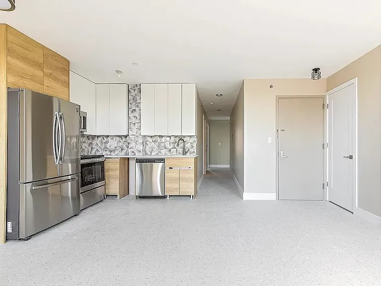 1669 E 19th St #PENTHOUSE — Photo 1