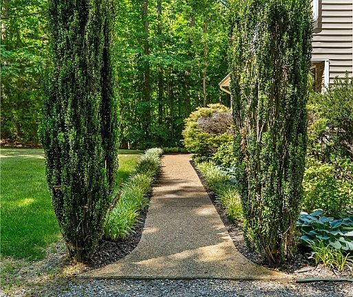 4th image of 1830 Blackwood Dr