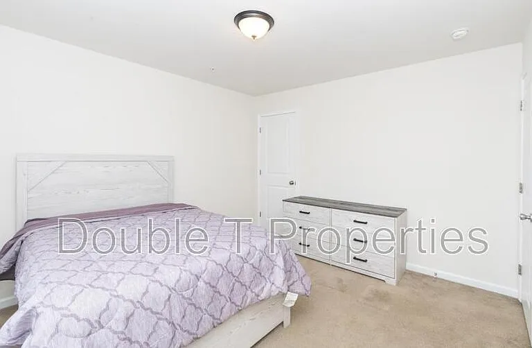 1841 Graymount Way — Photo 5