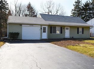 4398 White Acres Rd, Clarence, NY 14031