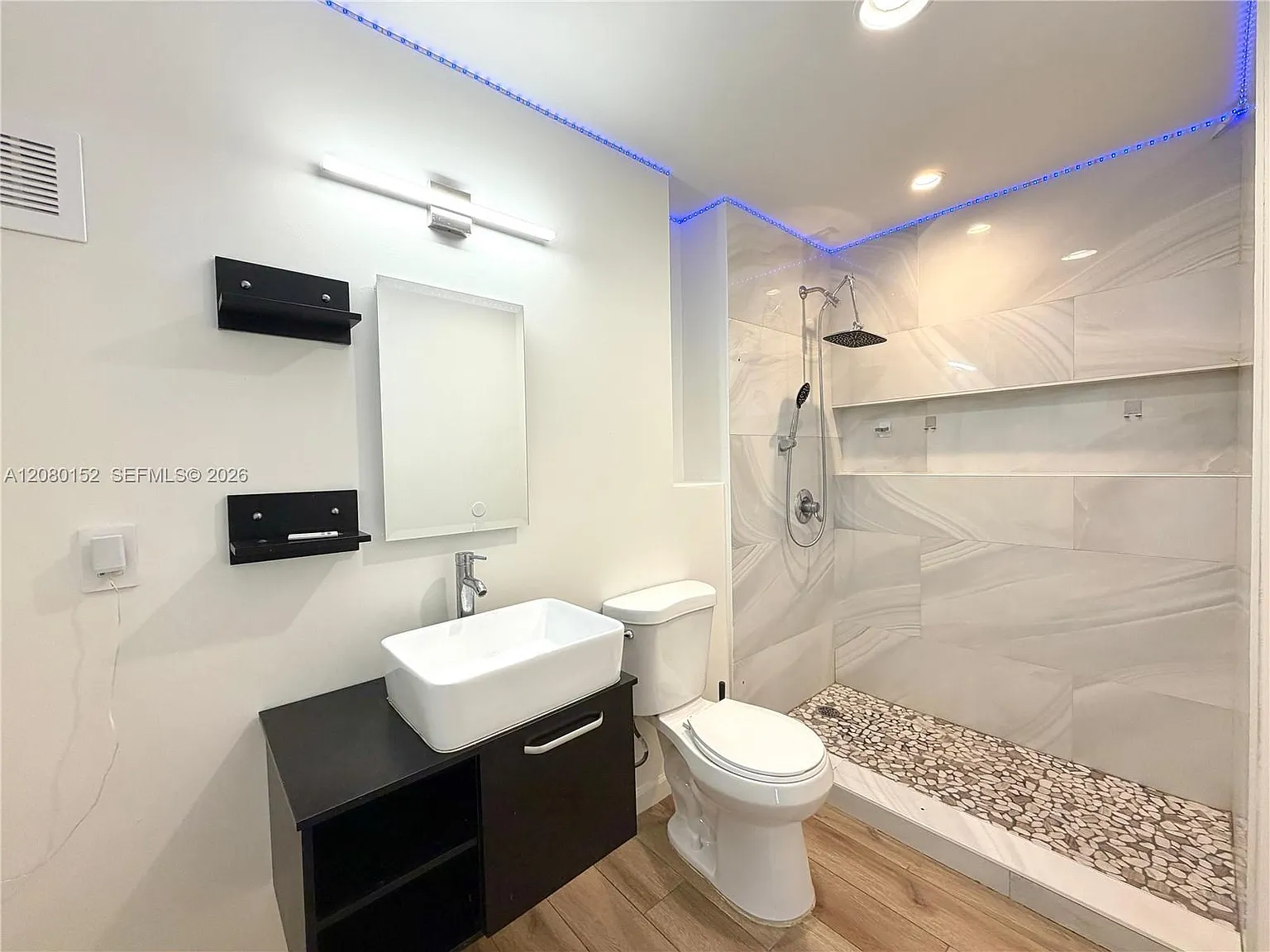 Coral Villas Rev — Photo 4