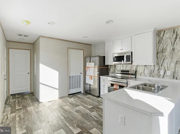 20 Marcia Memorial Cir, Jackson, NJ 08527