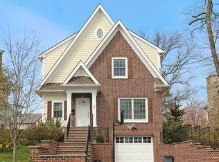 123 Brambach Rd, Scarsdale, NY 10583