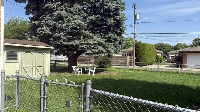 3 bed, 1.5 bath, 1144 sqft, $3,000 — Photo 3