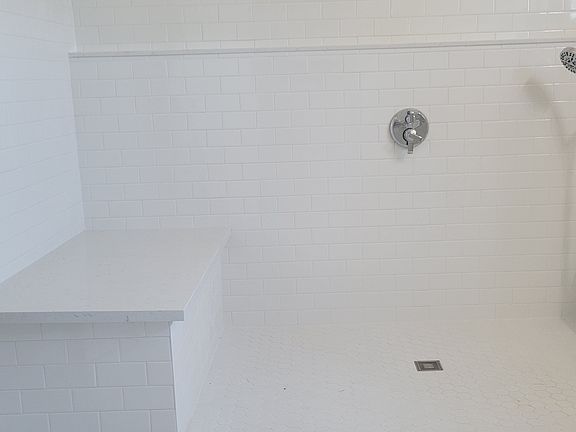 2nd image of 149 W Lynn Ave