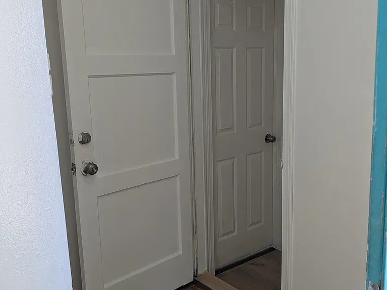 19422 Archwood St — Photo 58