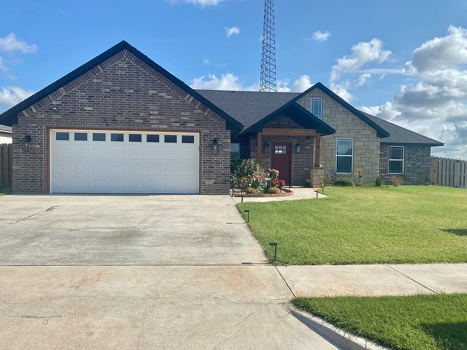 210 Meadowlark Ln