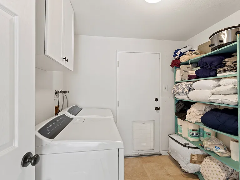 2506 Lelaray St — Photo 30