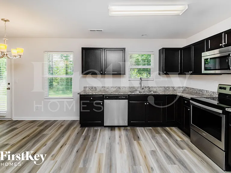 4019 Maderia Dr NW — Photo 6