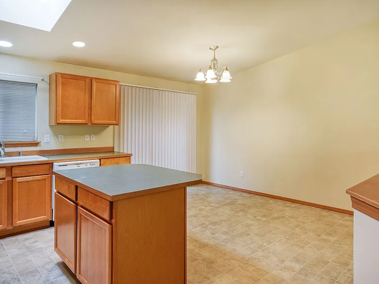7848 32nd St NE — Photo 5