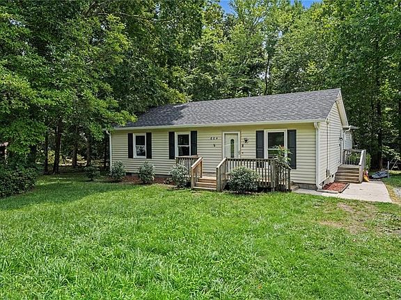 4th image of 604 Denny Rd