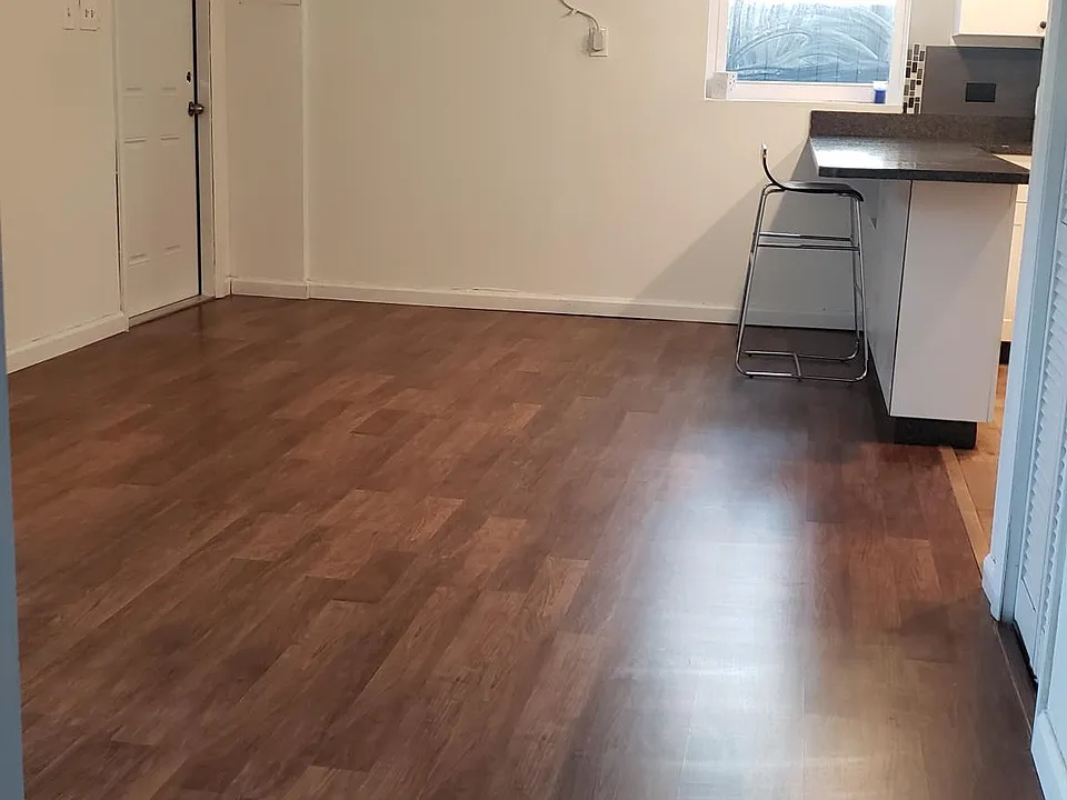 Large Living/dinning room