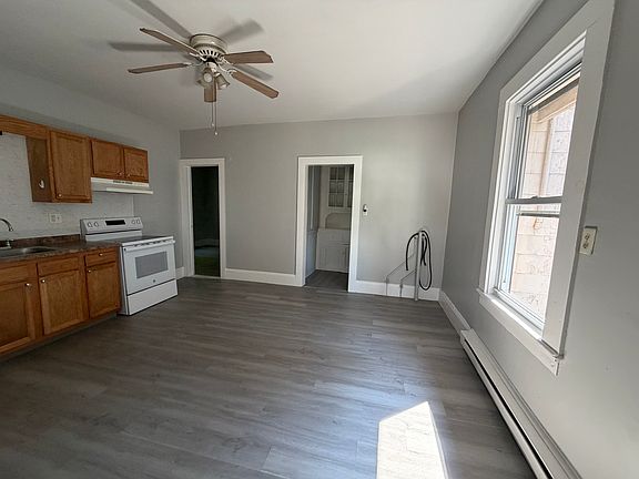 2nd image of 136 E Liberty St #1W