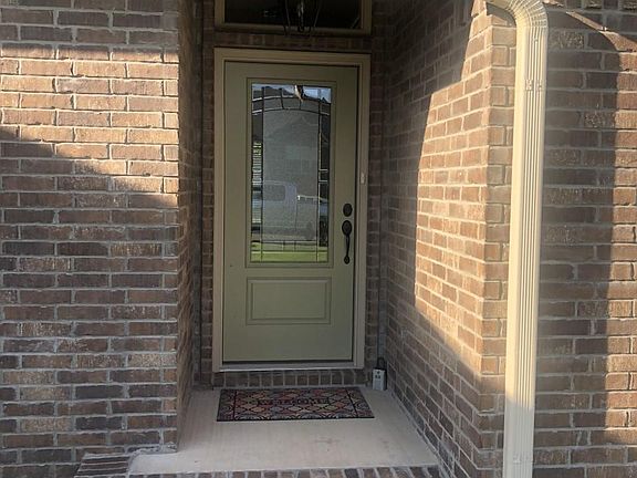 3rd image of 326 Redwood Ln