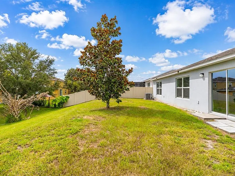 1097 Augustus Dr — Photo 35