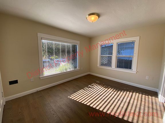 4th image of 221 Leonard St