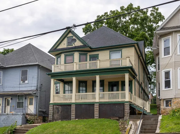 703 Caledonia Pl, Dubuque, IA 52001