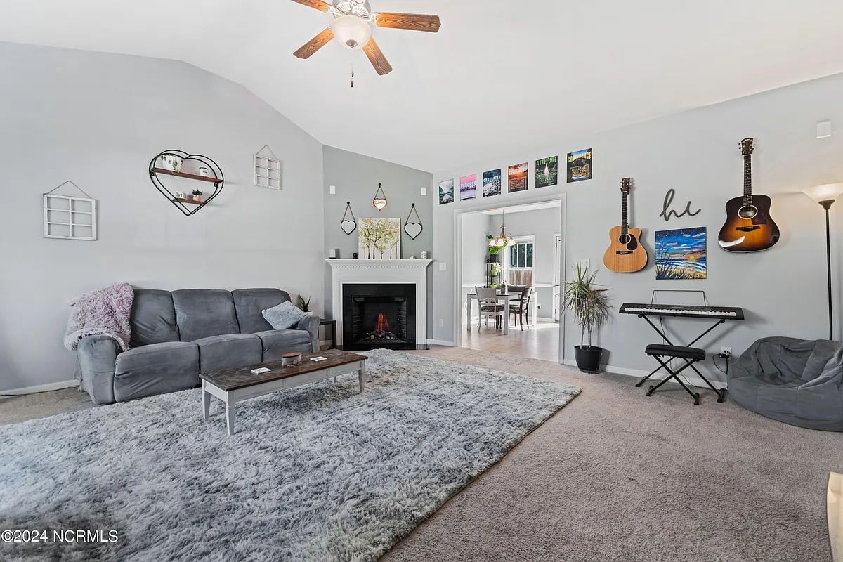 Building Photo - 809 Lavender Ct