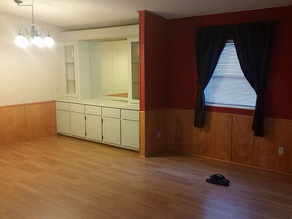 4th image of 9029 Silver Oak Ln