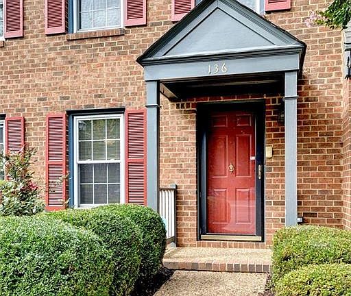 4th image of 136 Kenilworth Dr