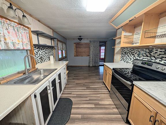 4th image of 1044 Cloverleaf Cir