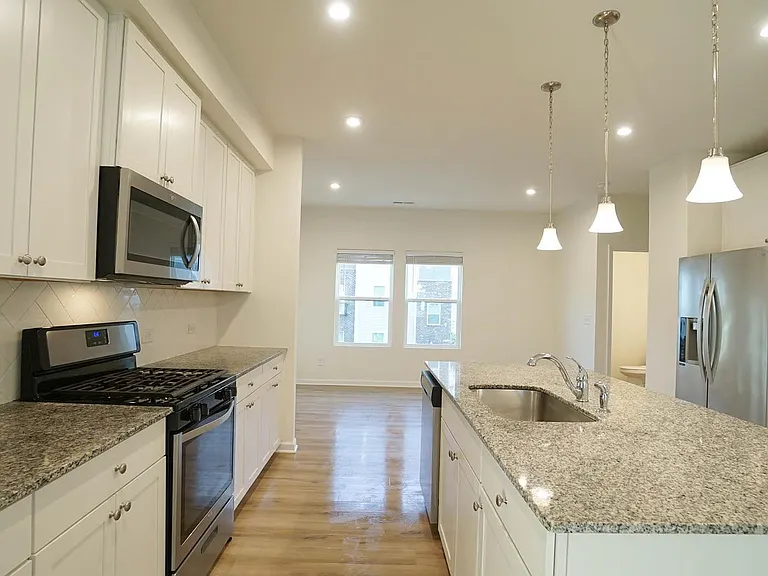 1041 Salt Glaze Ln — Photo 8