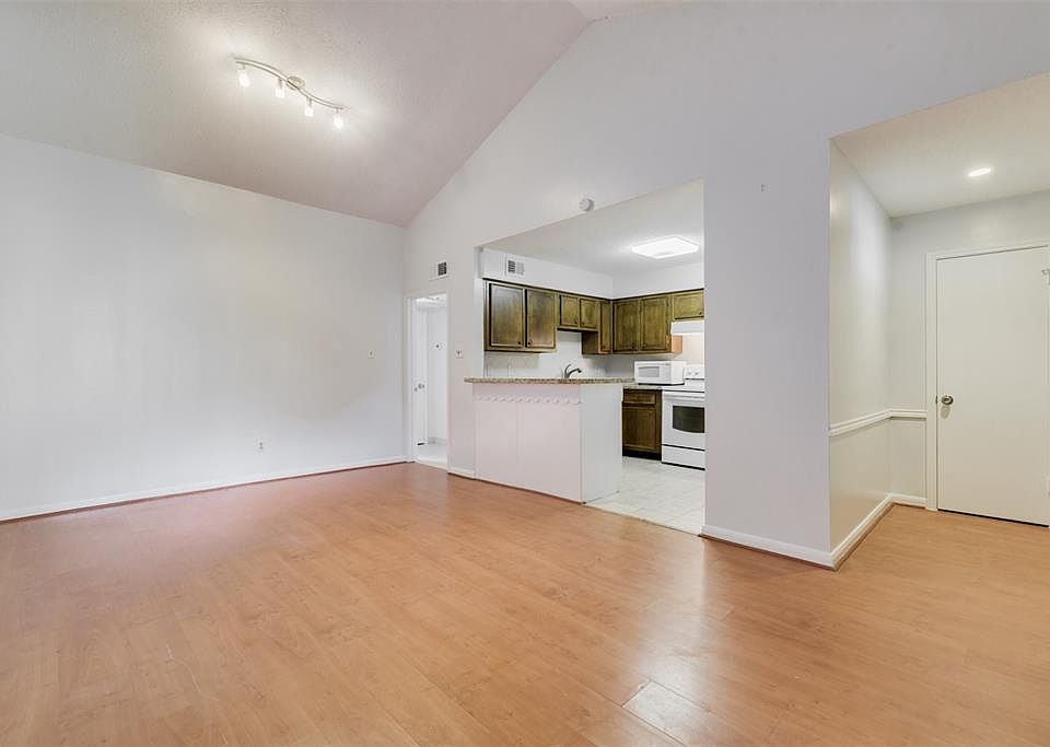 1st image of 2574 Marilee Ln APT 27